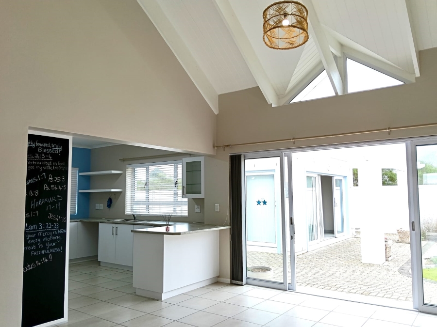 To Let 3 Bedroom Property for Rent in Sandbaai Western Cape